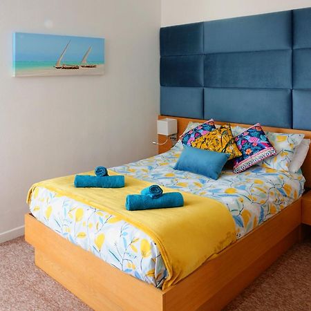 A Beautiful Apartment With Stunning Sea Views & Private Balcony Bornemouth Extérieur photo