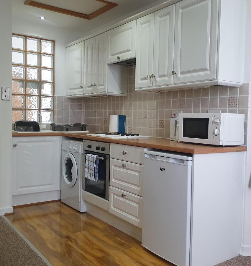 A Beautiful Apartment With Stunning Sea Views & Private Balcony Bornemouth Extérieur photo