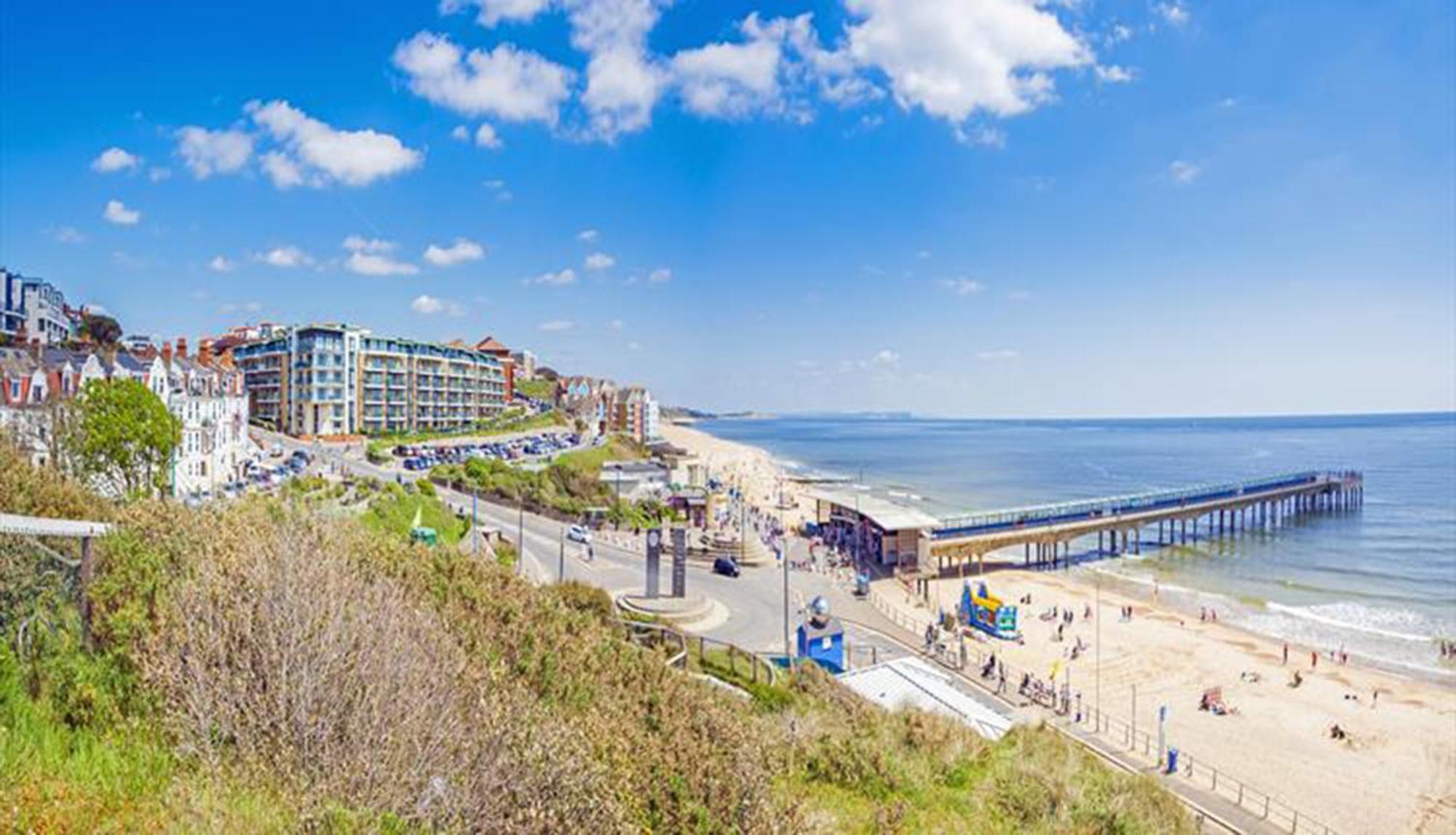 A Beautiful Apartment With Stunning Sea Views & Private Balcony Bornemouth Extérieur photo